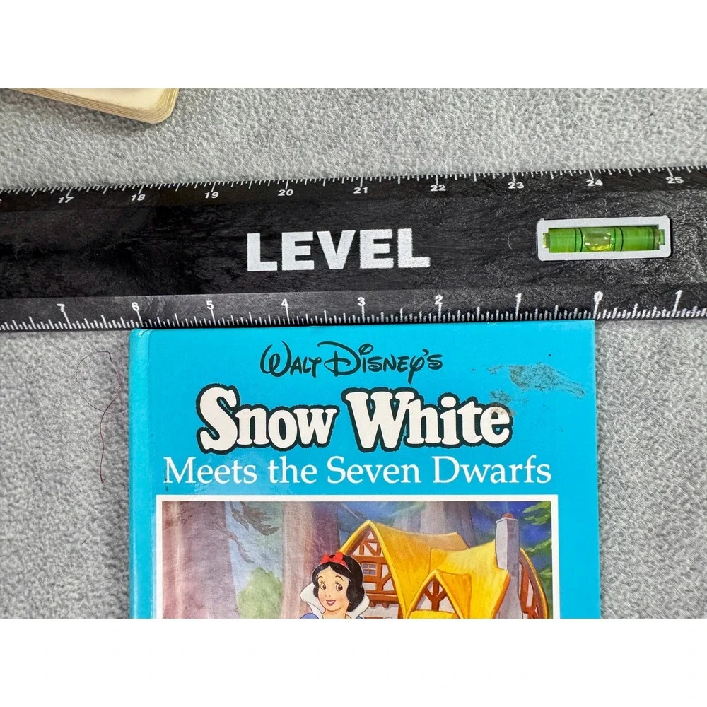 Walt Disney Snow White Meets the Seven Dwarfs Pop-Up Storybook Mouse Works 1990s